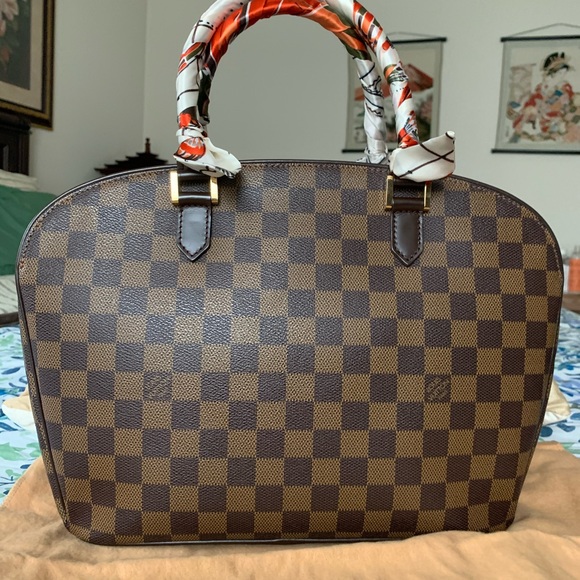 Authentic Louis Vuitton Serria Damier Ebene bag - Picture 3 of 16